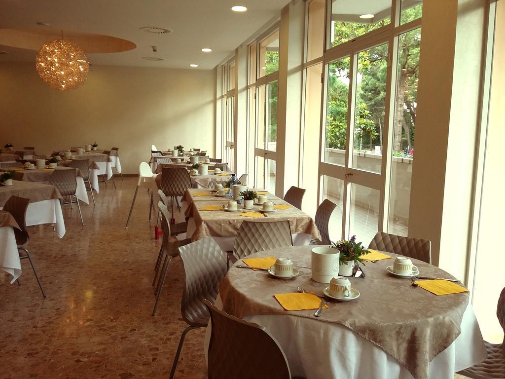 Hotel Condor Milano Marittima Exteriör bild