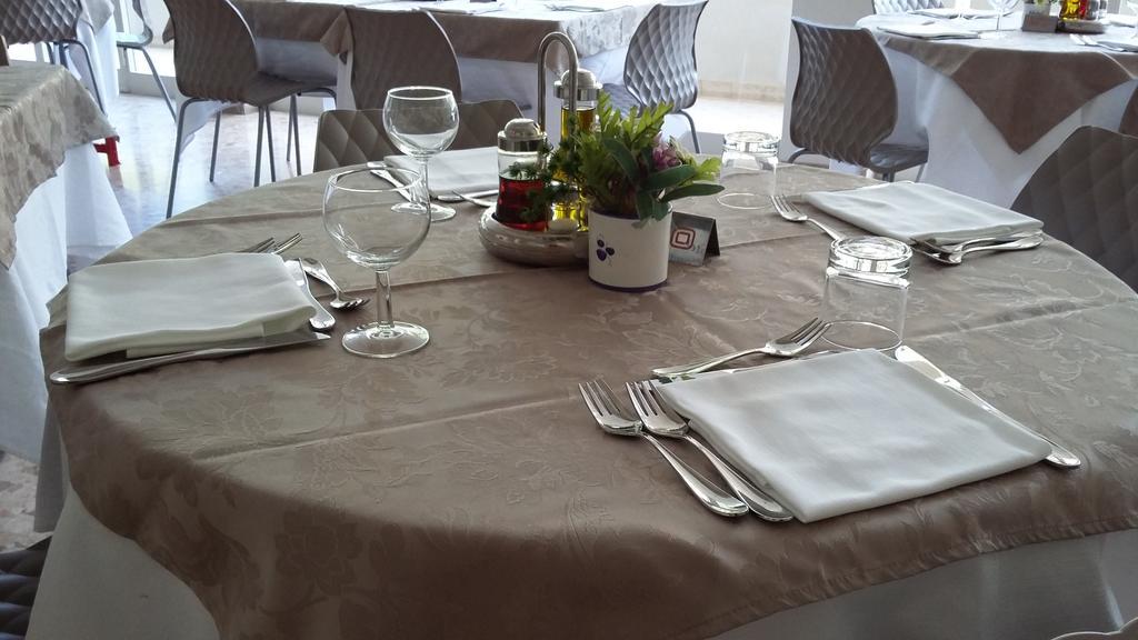 Hotel Condor Milano Marittima Exteriör bild