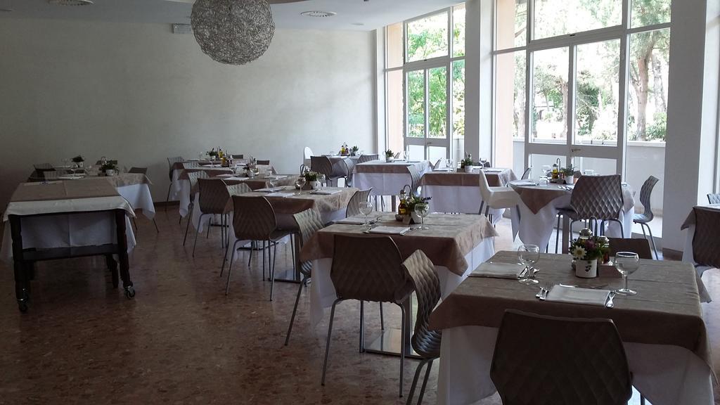Hotel Condor Milano Marittima Exteriör bild