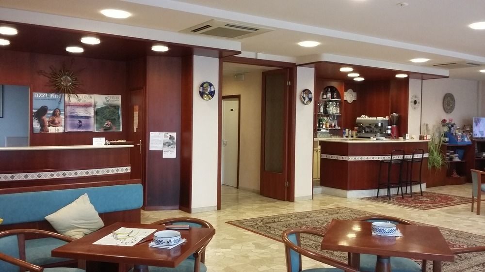 Hotel Condor Milano Marittima Exteriör bild
