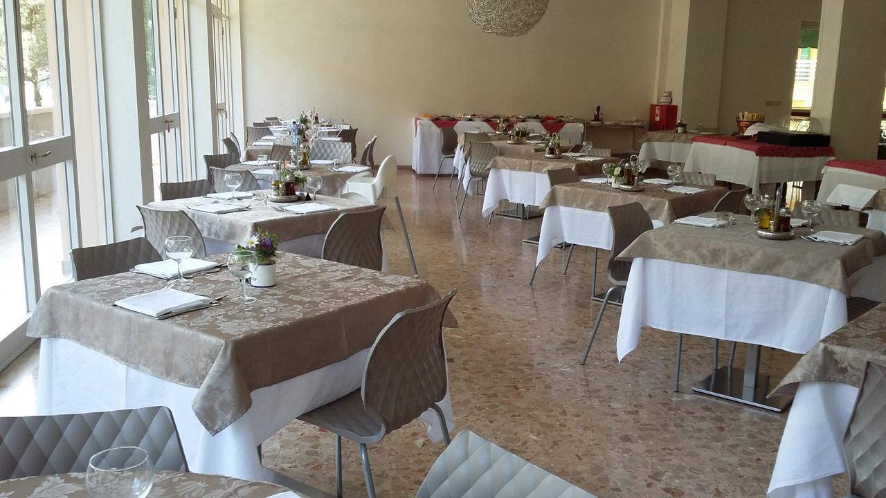 Hotel Condor Milano Marittima Exteriör bild